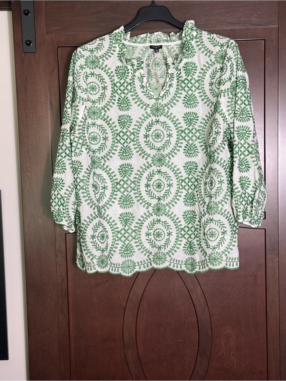 Talbots White with Green Embroidered Medallions Blouse. Plus Size NWT - Picture 3 of 9